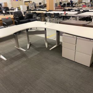 Workstations & Desks